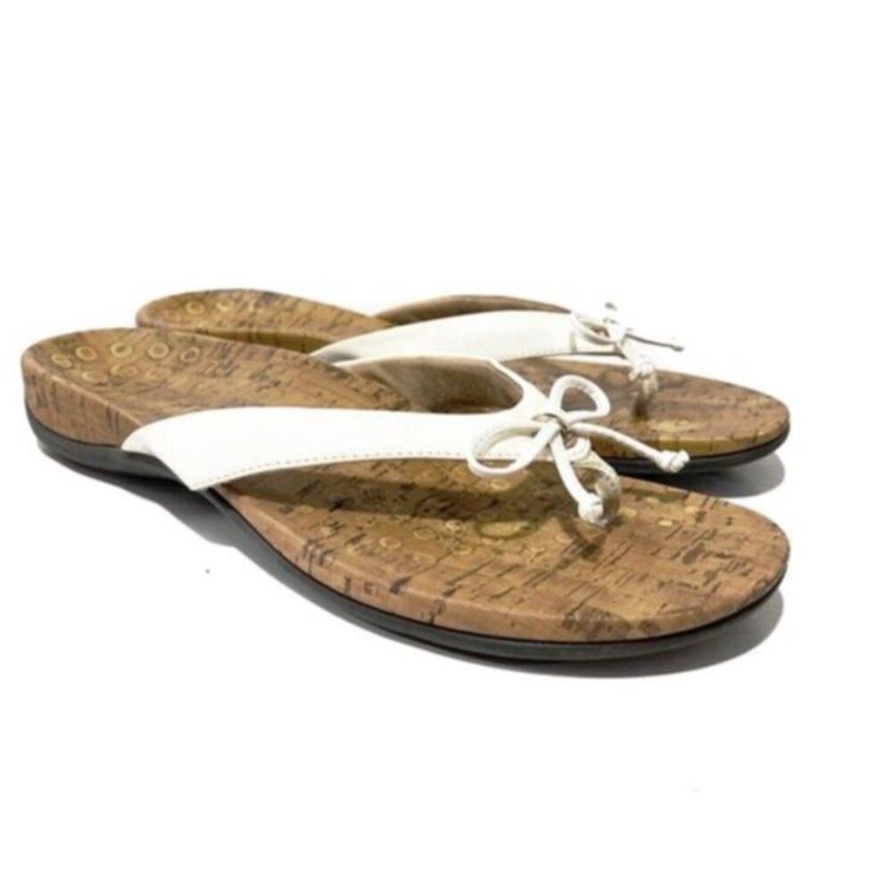Vionic Womens Cassie White Patent Bow Detail Comfort Orthotic Flip-Flop Sandal 7